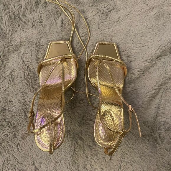 Shcutz Vikki golden heeled sandals, size 8 - Picture 7 of 14